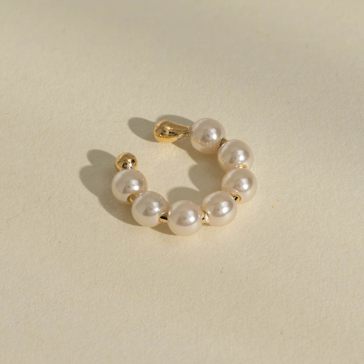 Seaside All Pearl Ear Cuff