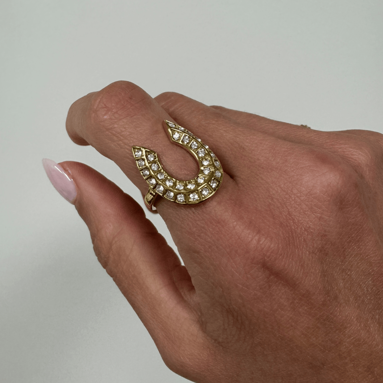 BRACHA Beckett Horseshoe Ring