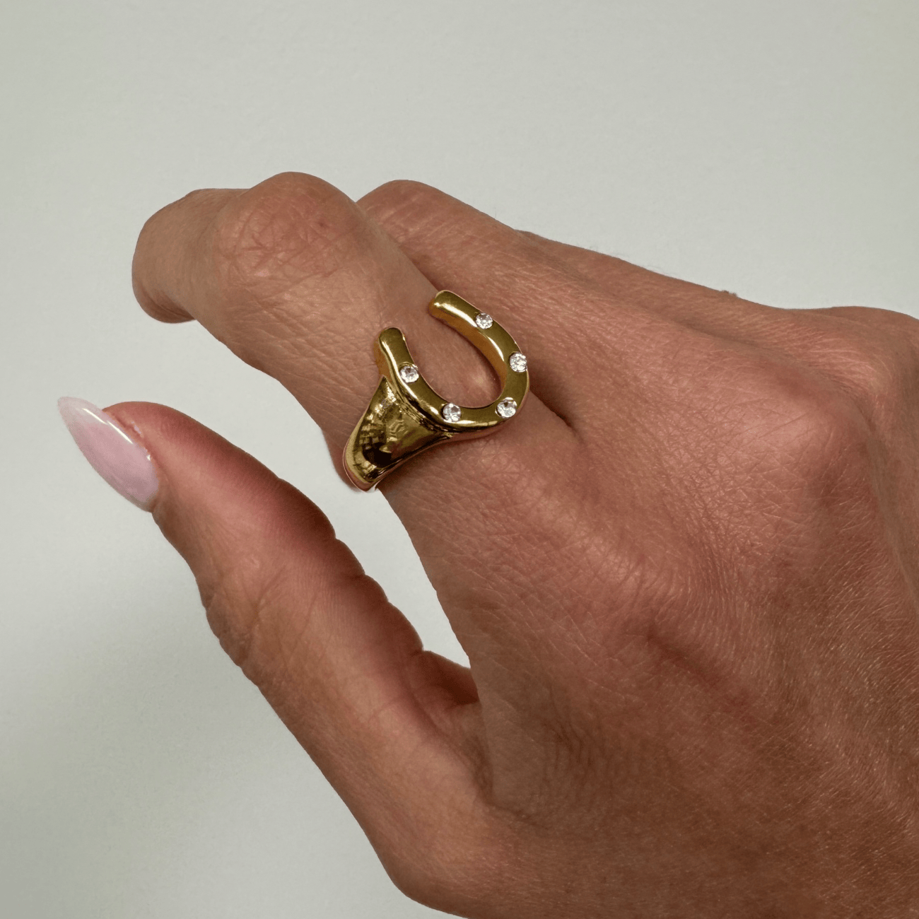BRACHA Townes Horseshoe Ring